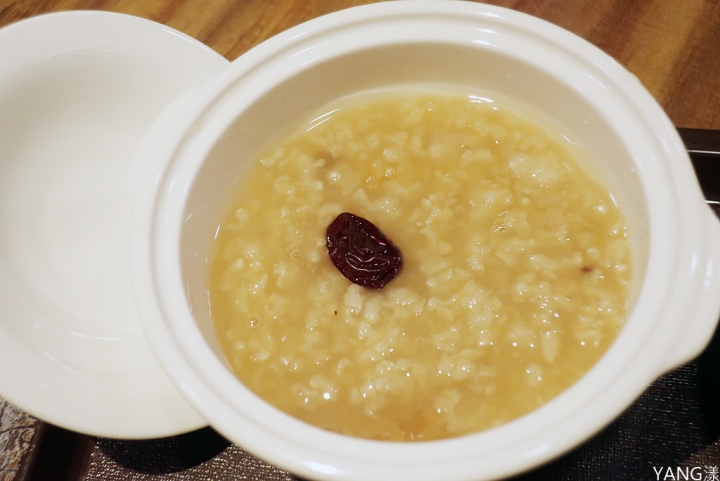 【永康街】呷七碗食堂永康店，傳統美食組成套餐，豐盛有如一個人的辦桌