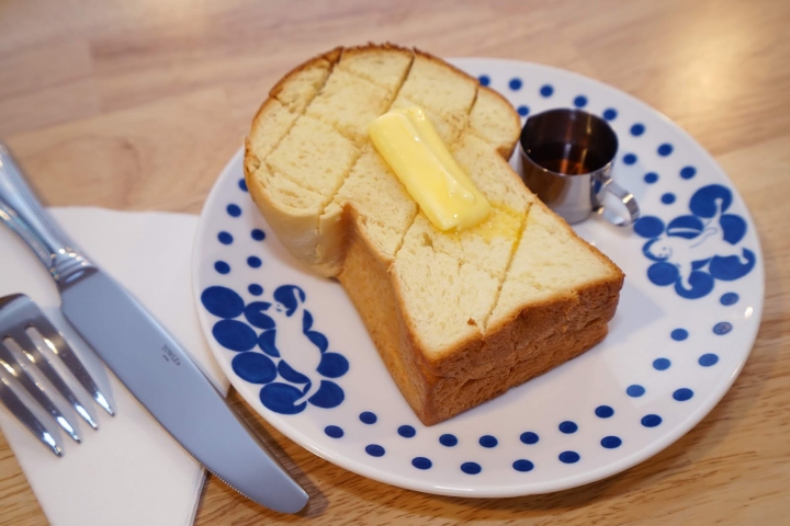 [食記] 新竹。吉十咖啡 肉桂捲 甜點 專業烘焙教室GODSPEED CAFÉ \x26 BAKERY。文青咖啡店+專業烘焙教室!點飲料只要再加49元就有超值早餐!下午茶聚餐推薦!