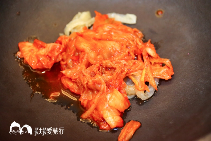 宜蘭火鍋-石老頭石頭火鍋|百元有找超高CP值火鍋!平價麻辣火鍋東門夜市旁