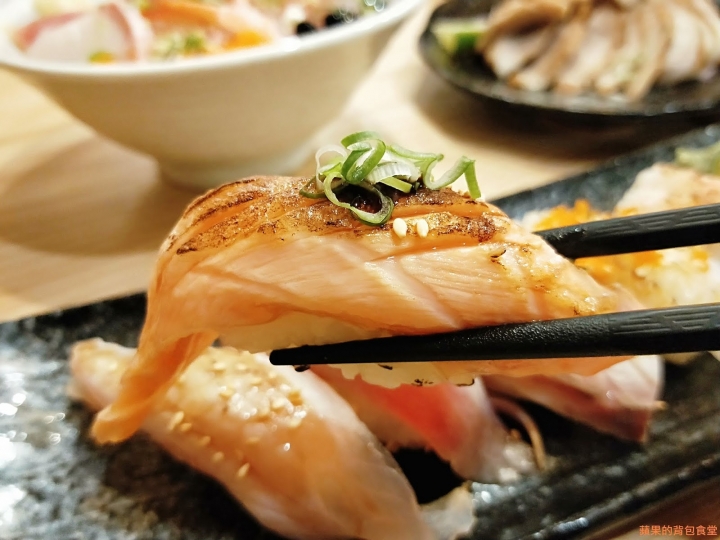 [食記] 新竹北區 - 花沺すし日式料理 生魚片丼飯 茶碗蒸 唐揚炸雞 火烤松阪豬 握壽司 慢工出細活的美味 值得細細品嚐與等待 新竹美食