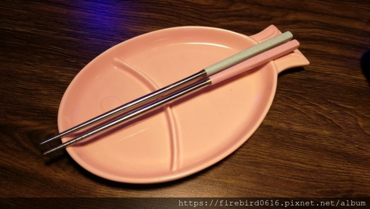 [桃園-中壢-中美路]華麗時尚的吃貨--『水貨』 烤魚麻辣火鍋