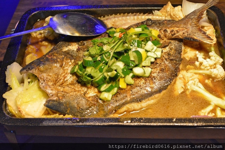 [桃園-中壢-中美路]華麗時尚的吃貨--『水貨』 烤魚麻辣火鍋