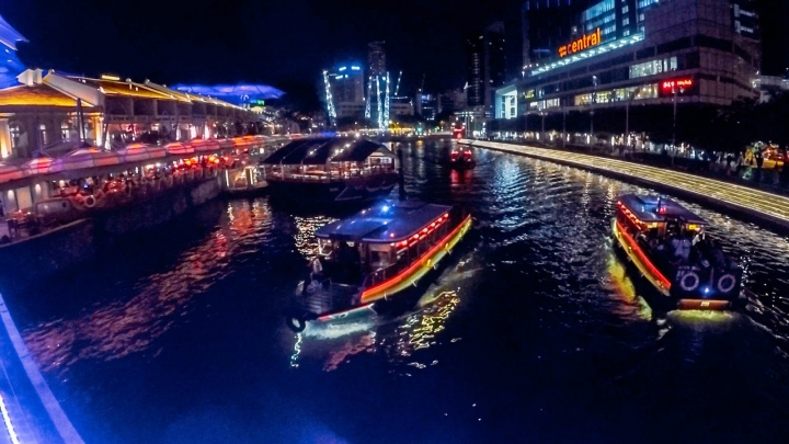 【新加坡Ep6】必吃美食特輯之松發肉骨茶！克拉碼頭河岸美麗夜景與酒吧一條街｜Clarke Quay｜Singapore｜旅行，路上。
