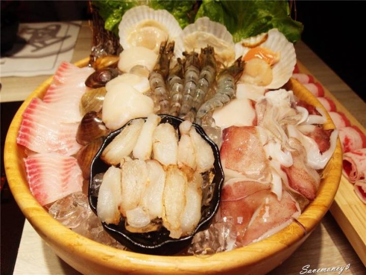 愛食鍋台中西屯店|熊熊泡湯鍋來囉,還有量身高送肉肉 - 達人Emily的播報台