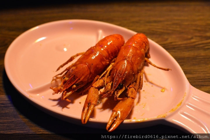 [桃園-中壢-中美路]華麗時尚的吃貨--『水貨』 烤魚麻辣火鍋