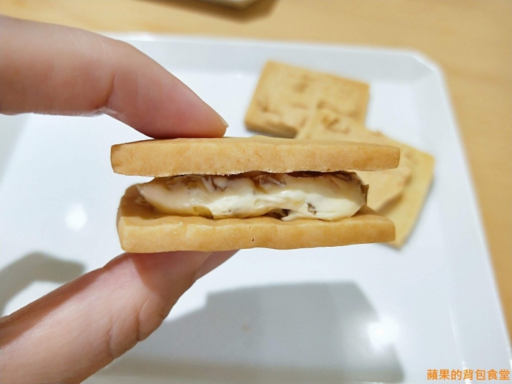 [食記] - 新竹東區 BONNE NUIT 晚安點心坊 隱身住宅區內的甜點 悠閒午後的小確幸 餅乾塔類蛋糕 甜螞蟻大饗宴 新竹美食 宅配美食 新竹伴手禮