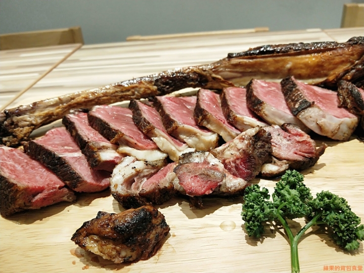 [食記] 新竹東區 - 鉄火牛排 TEKKA STEAK 頂級和牛 增肌減脂 大肌肌套餐 和牛咖哩 和牛滷肉飯 珍珠花生豆花自助吃到飽 關廟鐵板麵 初次遇見美味和牛橫膈膜 新竹美食