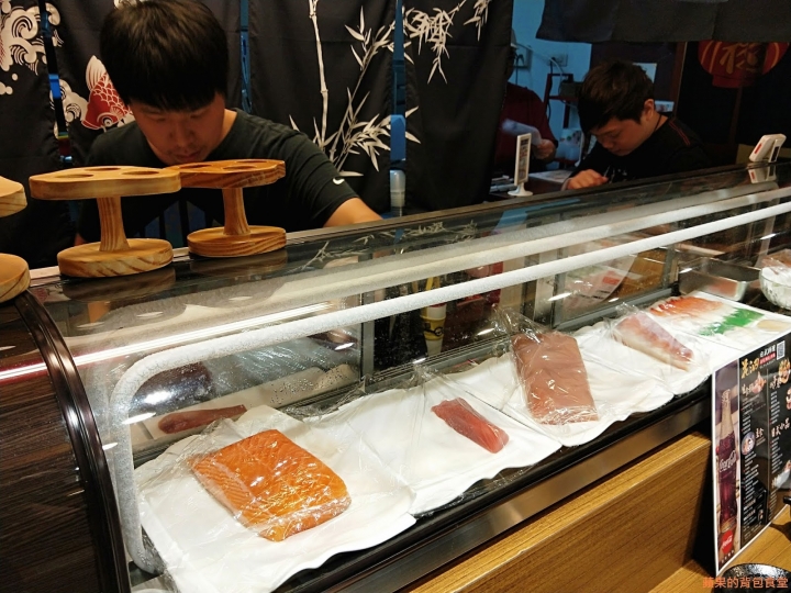 [食記] 新竹北區 - 花沺すし日式料理 生魚片丼飯 茶碗蒸 唐揚炸雞 火烤松阪豬 握壽司 慢工出細活的美味 值得細細品嚐與等待 新竹美食