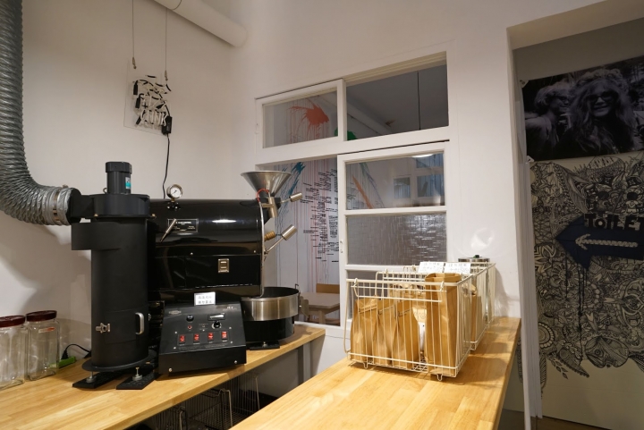 [食記] 新竹。吉十咖啡 肉桂捲 甜點 專業烘焙教室GODSPEED CAFÉ \x26 BAKERY。文青咖啡店+專業烘焙教室!點飲料只要再加49元就有超值早餐!下午茶聚餐推薦!