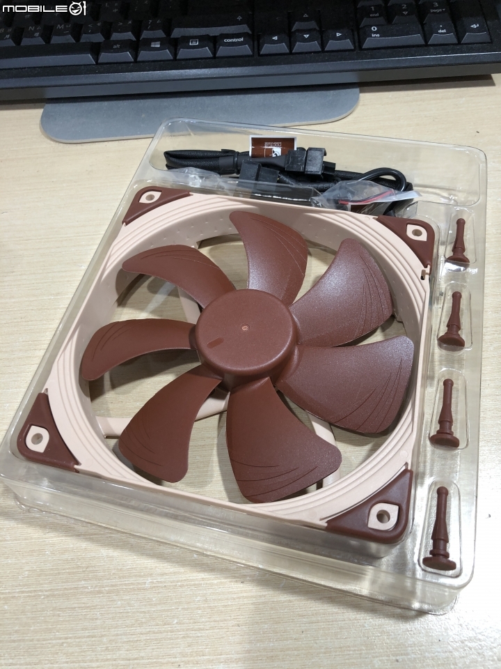 貓頭鷹 Noctua 5V風扇開箱