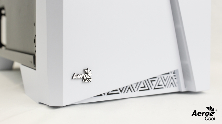 愛樂酷AeroCool Cylon賽隆,13色炫彩RGB大軍報到【開箱】