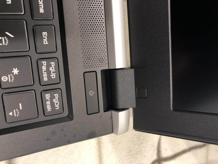 ACER  TravelMate P8 品質管控失望透了