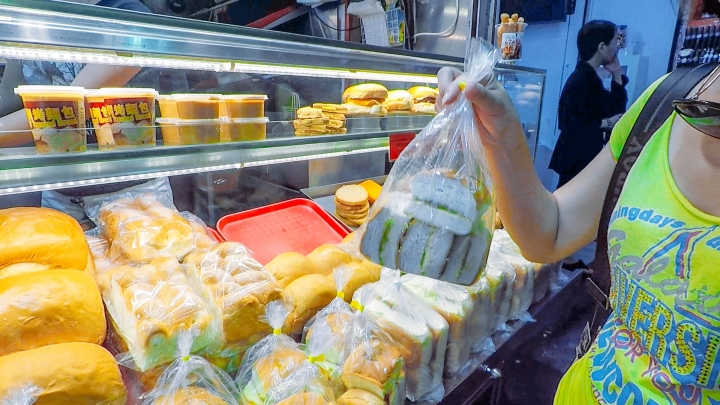 【新加坡Ep10】必去網美IG打卡熱點：彩虹街！帶你吃喝玩遍哈芝巷、蘇丹回教堂＆武吉士街｜Haji Lane｜Arab Street｜Bugis Street｜Singapore｜旅行，路上。