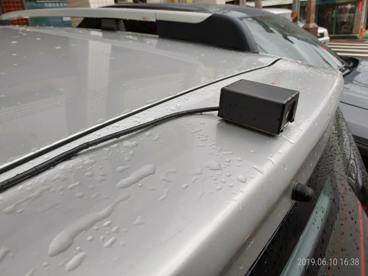 (開箱)QA1000流媒體行車紀錄器