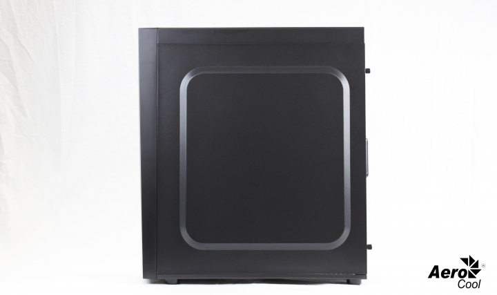 點我看大圖 愛樂酷AeroCool Bolt閃電,與世界冠軍選手聯名?!