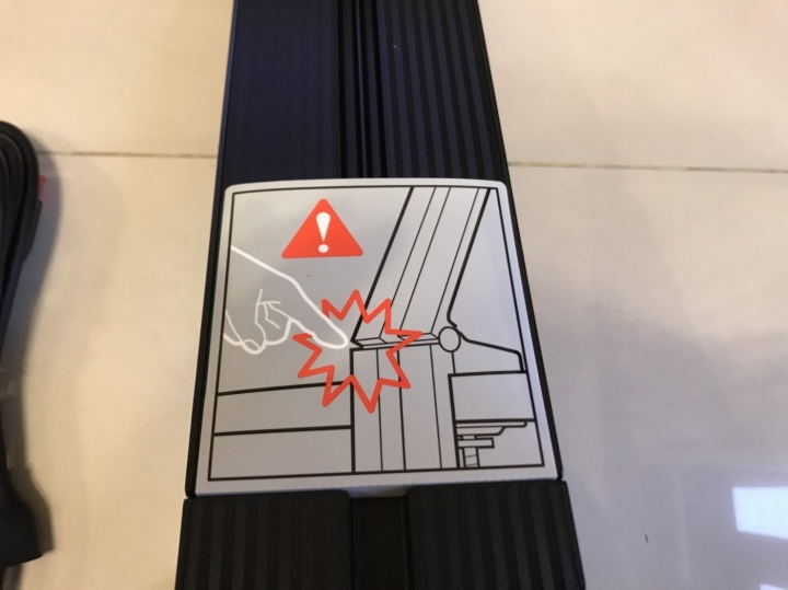 [開箱心得文]入手辣~Samsung 32吋 Space 多段式螢幕（S32R750UEC)~~~~