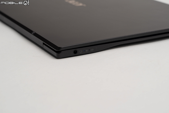 Acer Swift 7 2019 極致輕薄、長效續航！