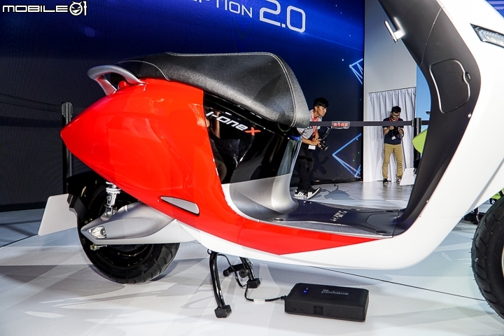 【採訪】iONEX 2.0 全面啟動！KYMCO 光陽白牌電動機車 i-One X 及 Like EV 正式登場！ManyEV、NiceEV 小改款同步亮相！高雄捷運合作方案 A