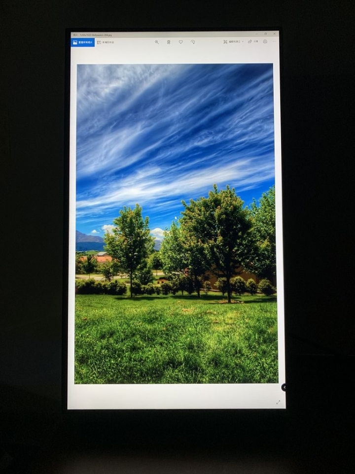 精準色彩入門級專業 100% sRGB Viewsonic 窄邊框 VP2458 開箱