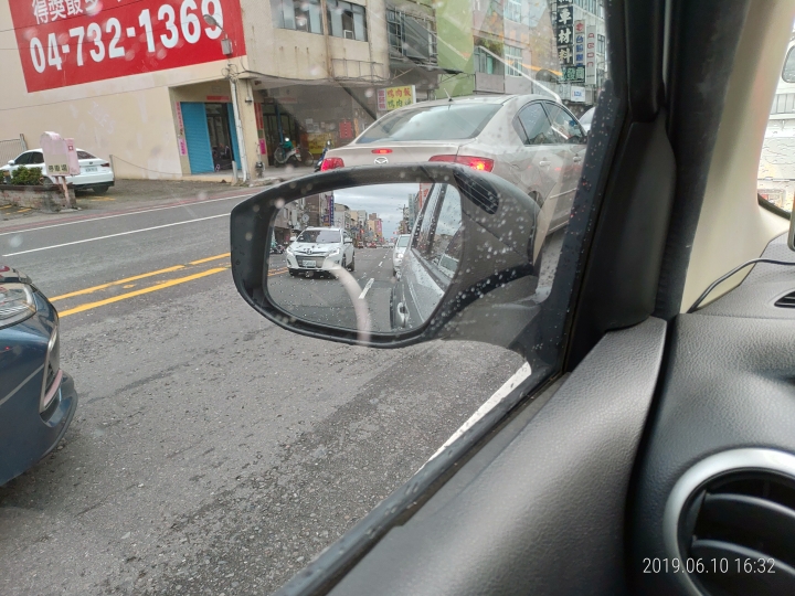 (開箱)QA1000流媒體行車紀錄器