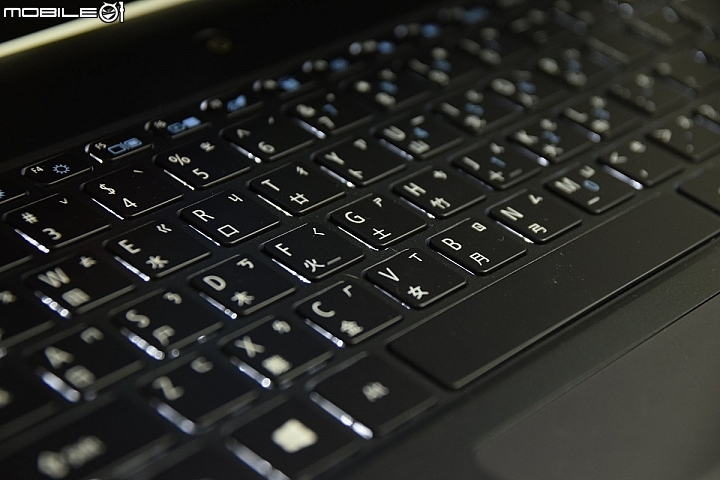 羽量級商務筆電 ACER TravelMate TMP614