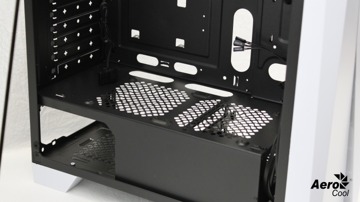 愛樂酷AeroCool Cylon賽隆,13色炫彩RGB大軍報到【開箱】