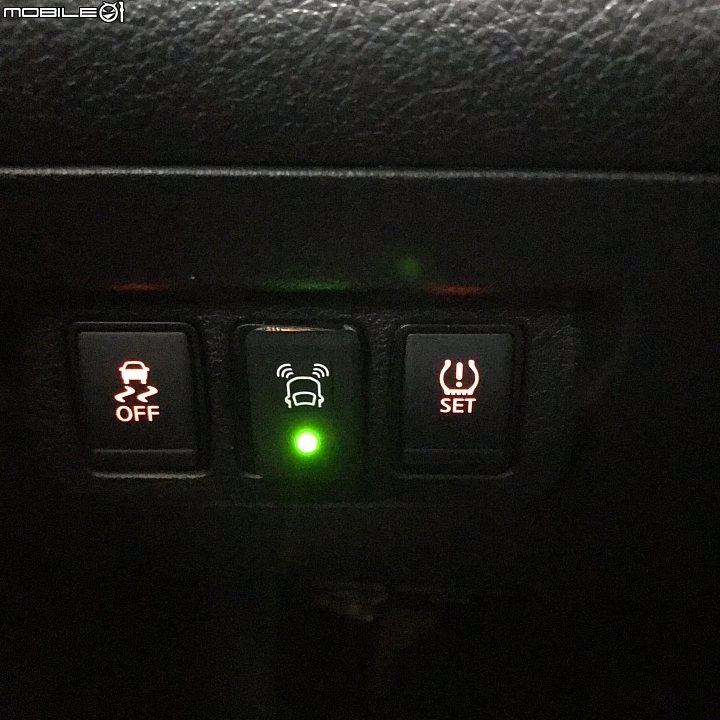 [心得]Nissan Tiida 2000公里開箱心得分享
