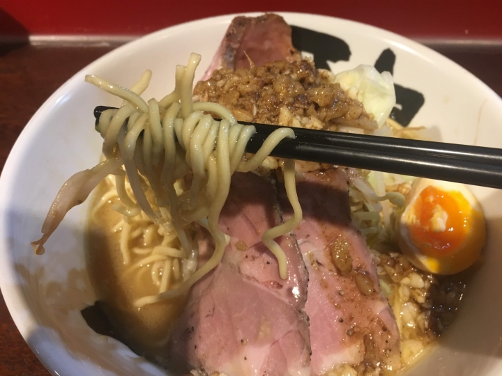 [食記] 雞二拉麵，粗獷豪邁的平價美味二郎系拉麵 (台灣台北)