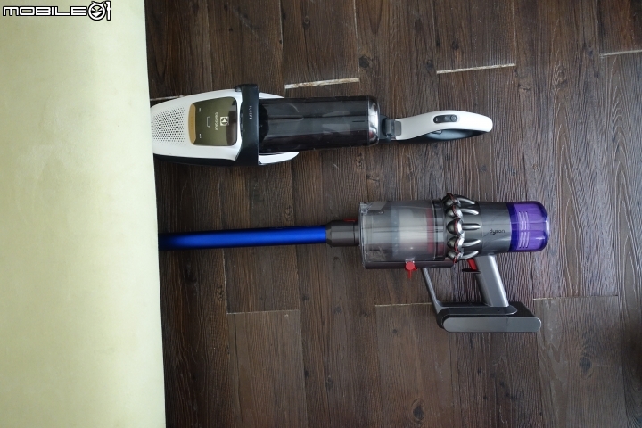 【大叔愛掃地】倚天屠龍使用日記-全新Dyson V11™既出，誰與爭鋒