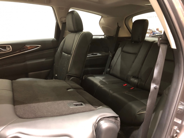 賞完QX50跟QX60之後猶豫了