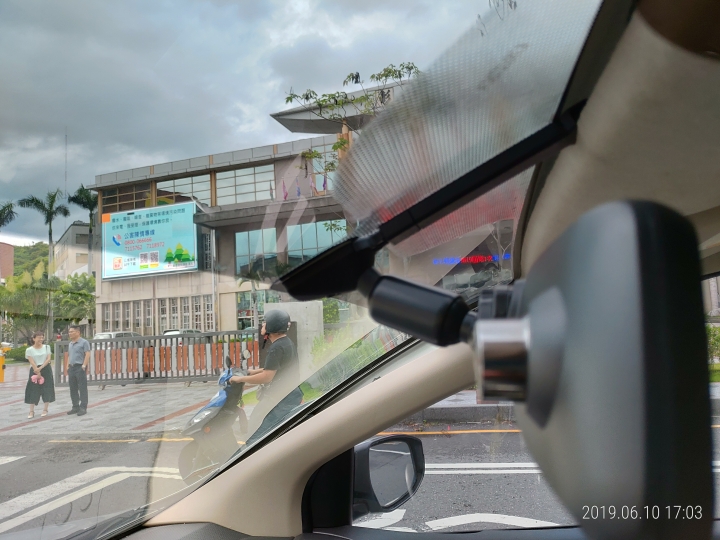 (開箱)QA1000流媒體行車紀錄器