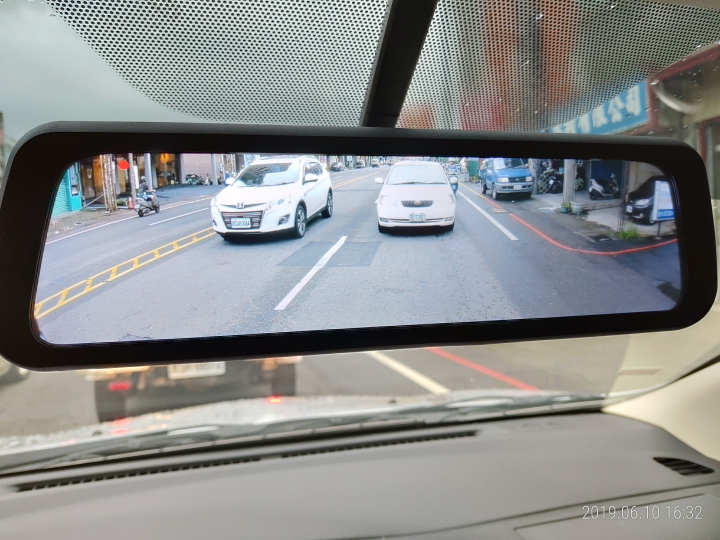(開箱)QA1000流媒體行車紀錄器