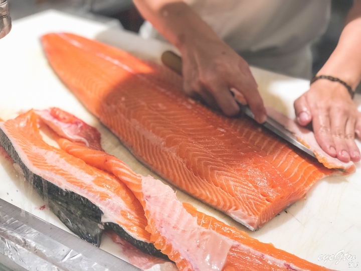 [食記] 平凡五金行 Hei Bonn Gōrudohausu｜既能買肉回家也可以代客料理的食物五金行