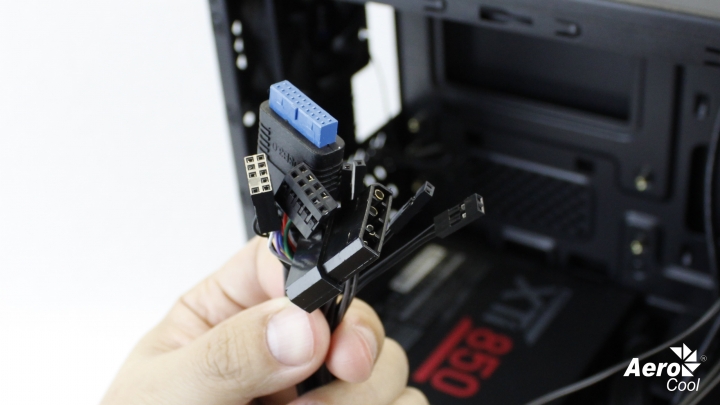 愛樂酷AeroCool Cylon賽隆,13色炫彩RGB大軍報到【開箱】