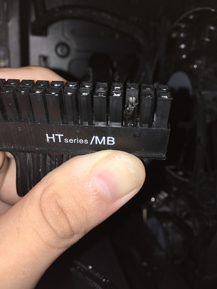 點我看大圖 主機板 ATX 接頭針腳融化導致無法開機之詢問