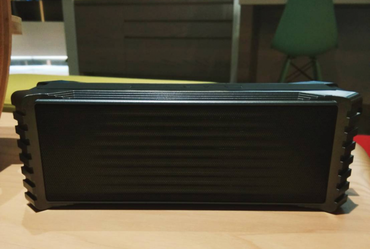 【開箱】媲美大廠規格、聲音超震撼且三張小朋友還有得找的超高CP值藍芽喇叭，台灣新創品牌Voice Controller出品－低音黑武士藍芽喇叭，開箱走起!!