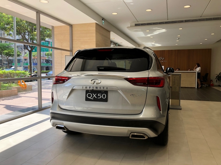 賞完QX50跟QX60之後猶豫了