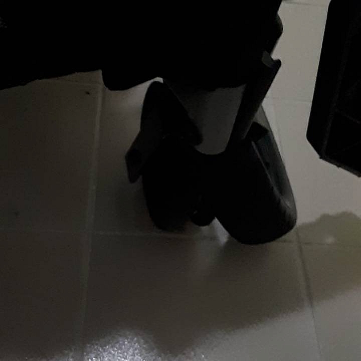 我兒子開電動輪椅倒頭災