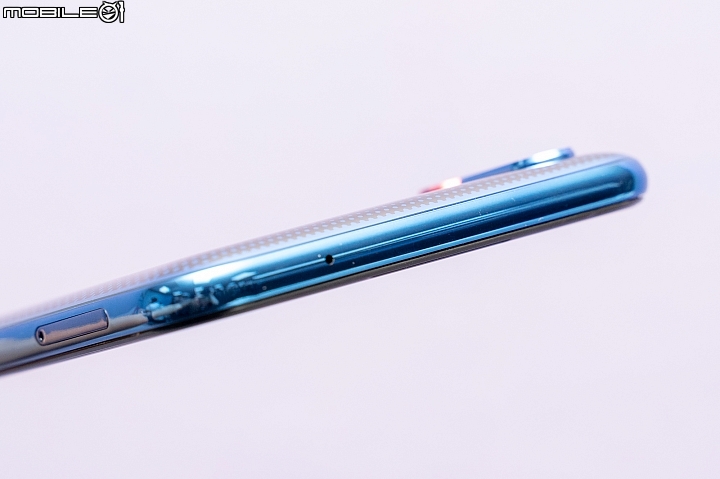 上打U系列？搭三主鏡頭、19:9水滴瀏海的HTC Desire 19+登場