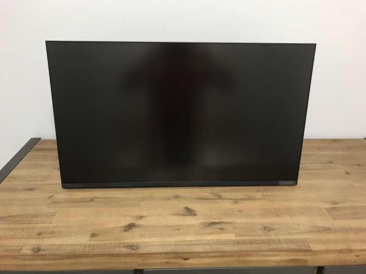 [開箱心得文]入手辣~Samsung 32吋 Space 多段式螢幕（S32R750UEC)~~~~