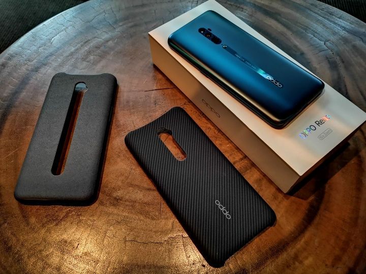 人篸的的一隻OPPO PHONE 禱告不是機王