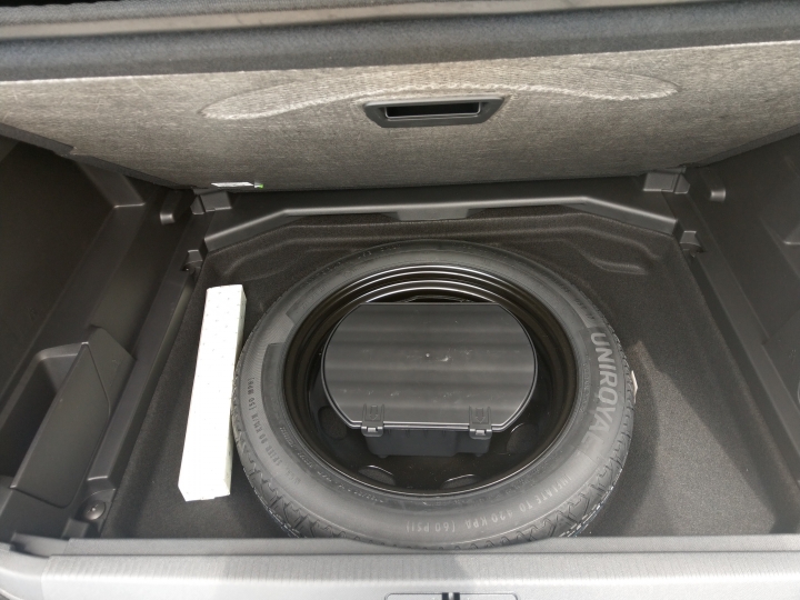 代開箱3008 1.2T