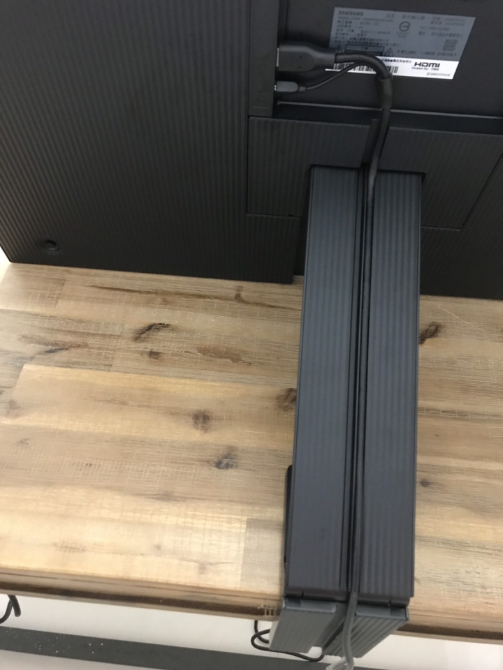 [開箱心得文]入手辣~Samsung 32吋 Space 多段式螢幕（S32R750UEC)~~~~