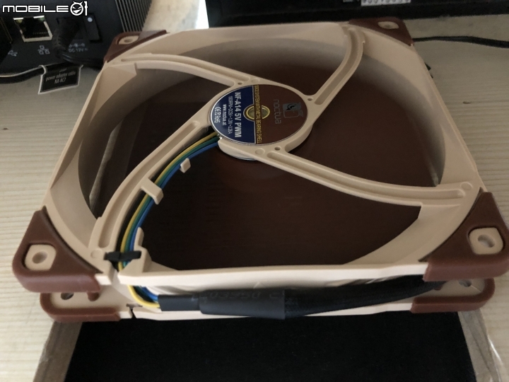 貓頭鷹 Noctua 5V風扇開箱