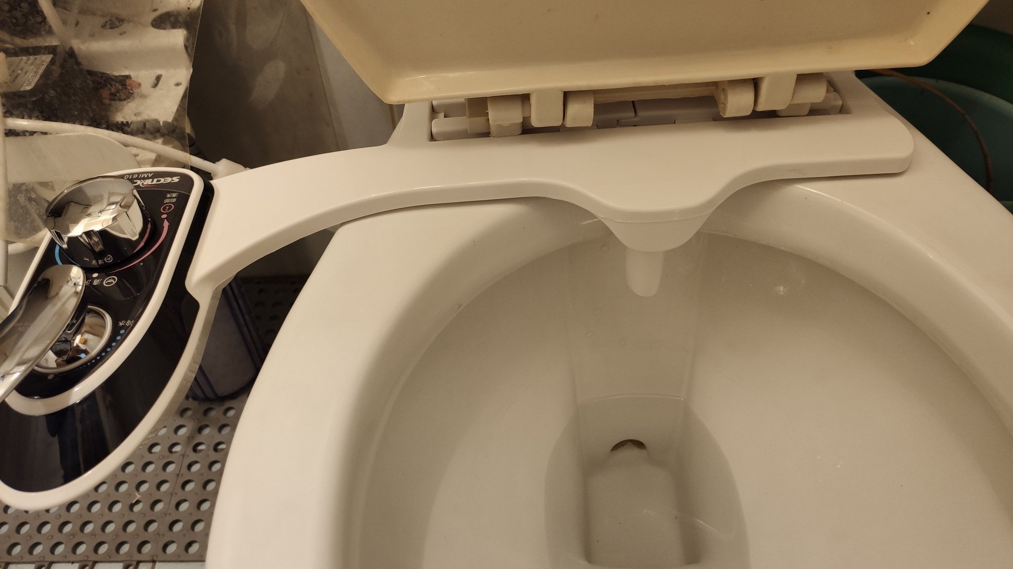 開箱 淘寶免插電冷熱免治馬桶蓋 00