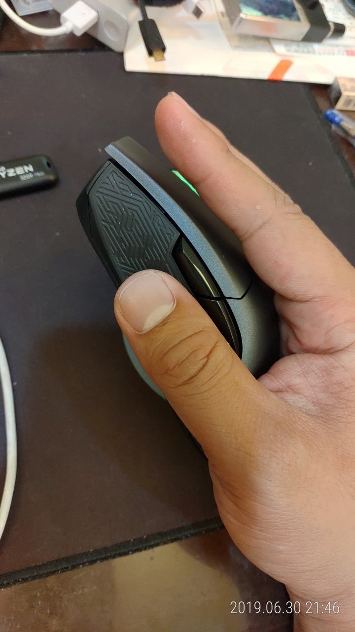 ROG Gladius II Wireless小開箱