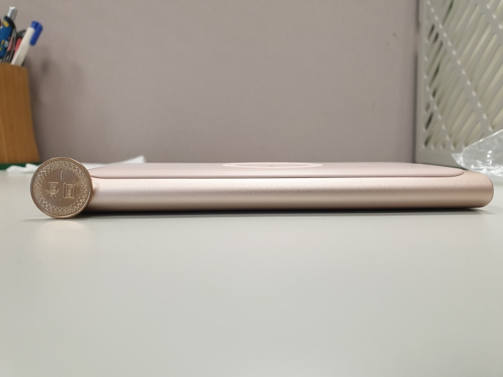 三星無線閃充行動電源(微開箱)