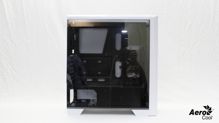 愛樂酷AeroCool Cylon賽隆,13色炫彩RGB大軍報到【開箱】