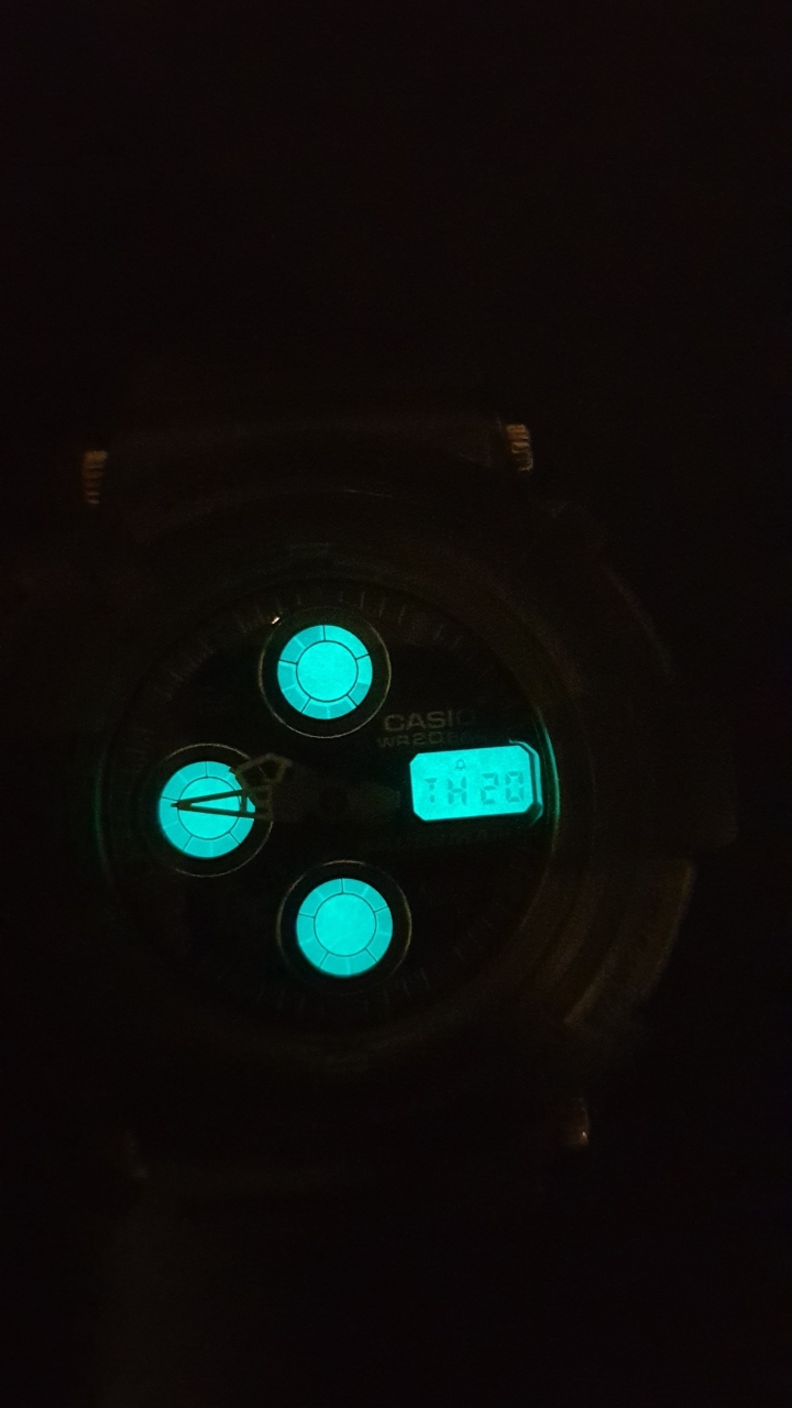 1998年 CASIO AW-570MS-8T 地鼠系列 Men in smoke