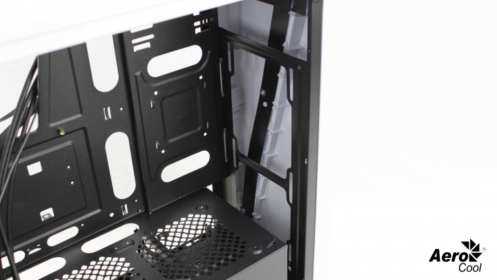 愛樂酷AeroCool Cylon賽隆,13色炫彩RGB大軍報到【開箱】